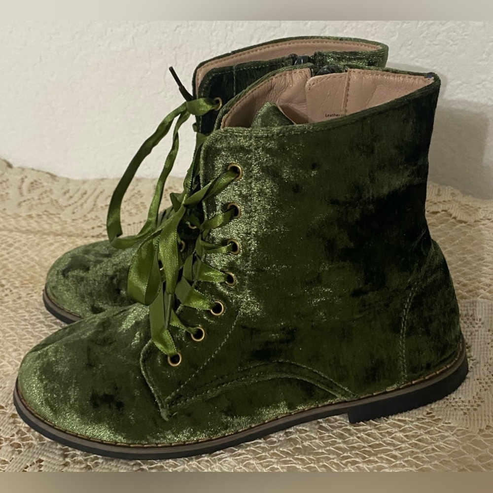 A Bear Co Green Crushed Velvet Combat Boots Size 3